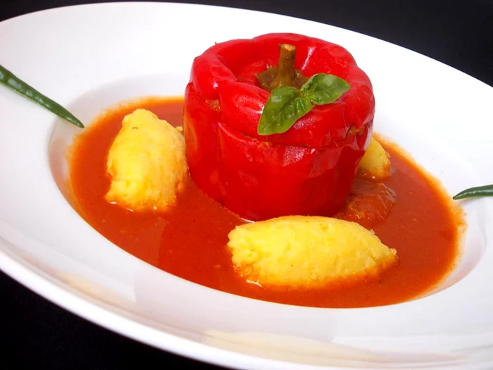 Ardei umpluţi cu carne de curcan