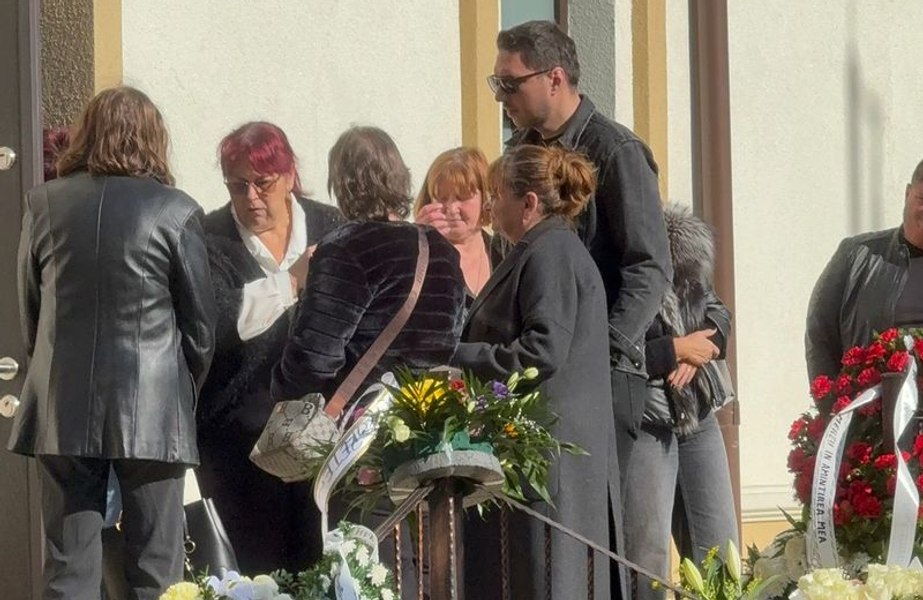 Doctorița Ștefania Szabo, condusă pe ultimul drum. Momente sfâșietoare înainte de înmormântare