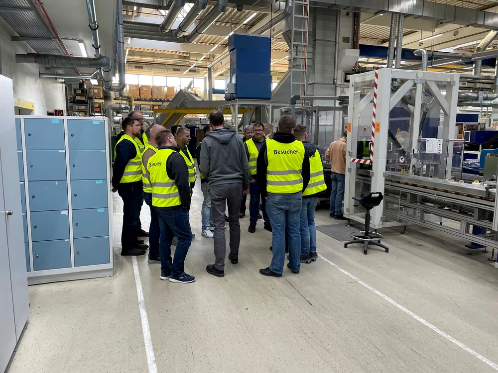 Imagine din interiorul unei fabrici Hengst Filtration / foto: Facebook