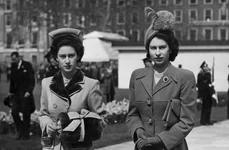 Printesa Margaret si sora ei, Regina Elisabeta   GettyImages 504117436 jpg