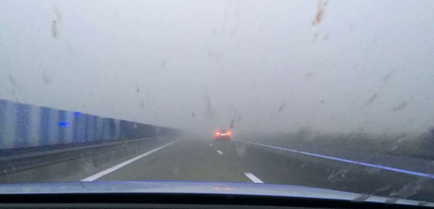 Ceaţa reduce vizibilitatea FOTO Adevărul