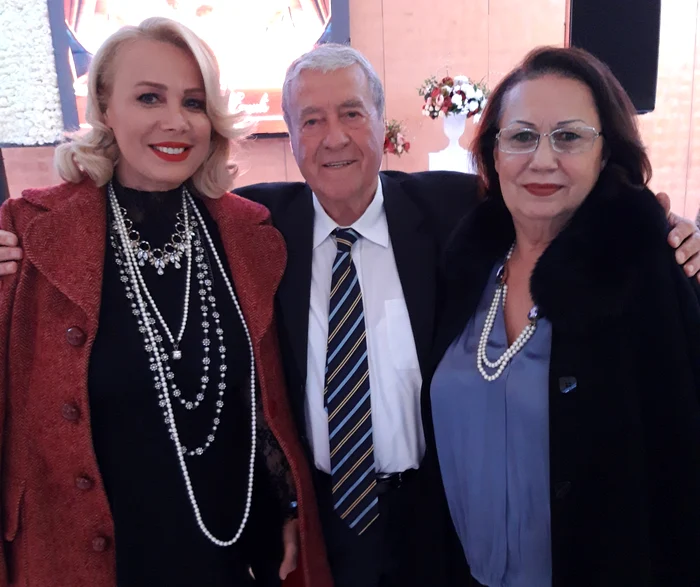 Dana Savuica, alături de părinţii ei