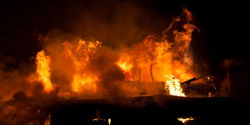 Incendiu devastator în Macedonia de Nord, foto Shutterstock jpg