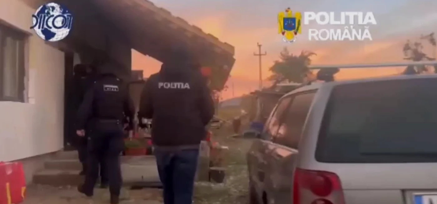 Trei bărbați, arestați preventiv într-un dosar de trafic de droguri de mare risc.