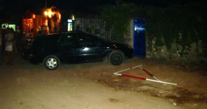 Constanţa: Vandalii au câştigat, primarul din comuna Limanu s-a dat bătut: nu a mai montat barierele pe plajă!