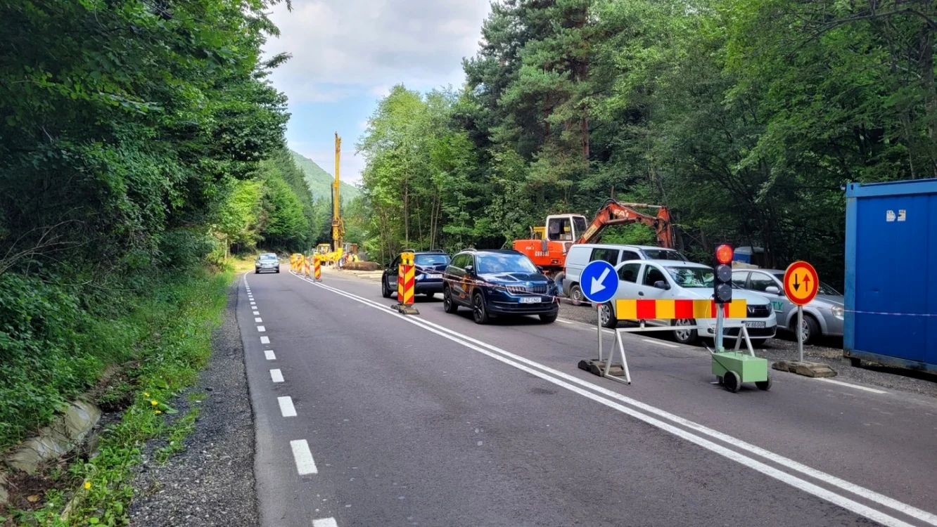 La drumul dintre Predeal şi Râşnov se va lucra până în preajma sărbătorilor de iarnă FOTO DRDP Braşov