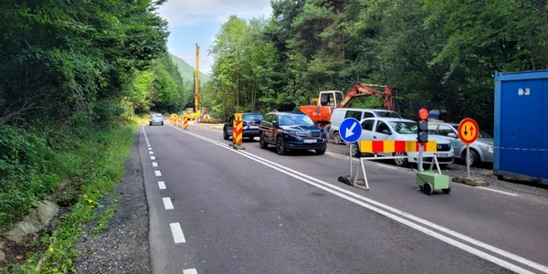 La drumul dintre Predeal şi Râşnov se va lucra până în preajma sărbătorilor de iarnă FOTO DRDP Braşov
