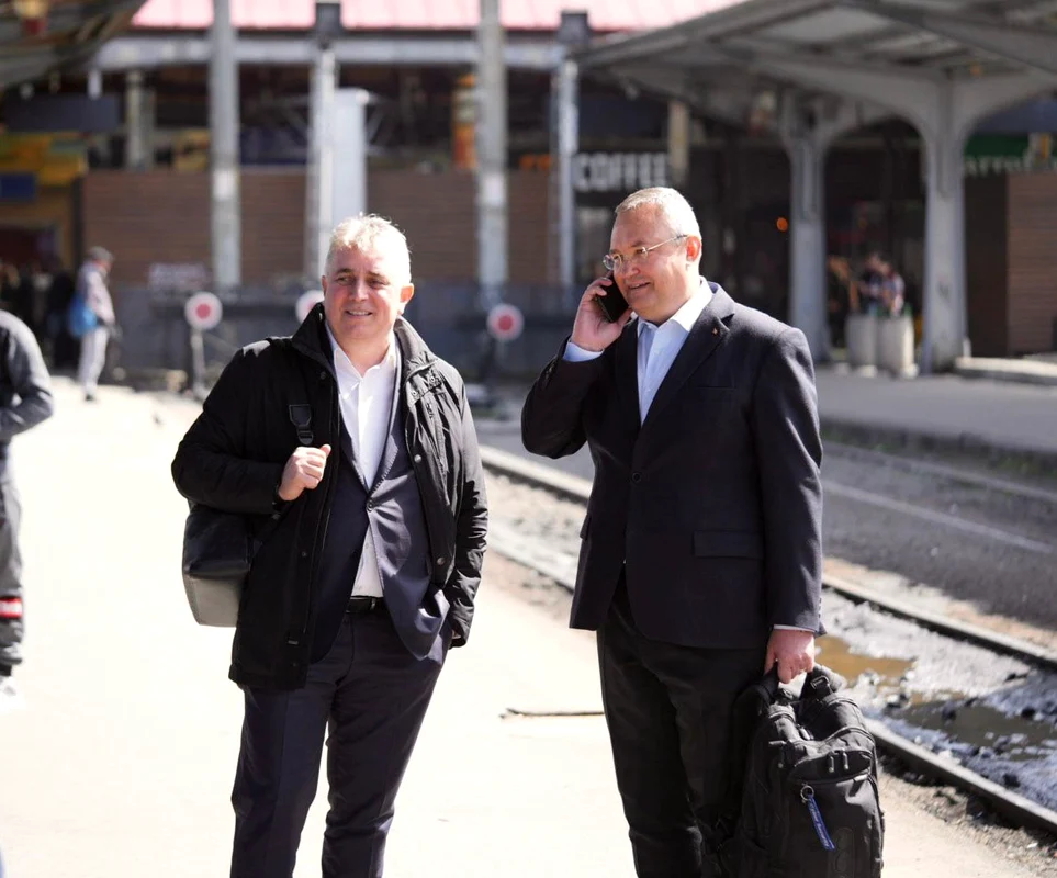 Liderii PNL au mers cu trenul la Brașov FOTO Biroul de presă al PNL