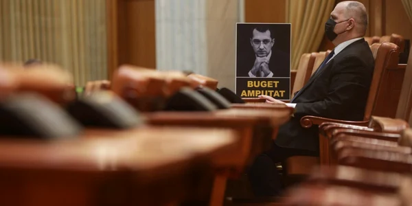 Sedinţă a Camerei Deputaţilor pentru dezbaterea moţiunii de cenzură împotriva ministrului sănătăţii Vlad Voiculescu 15 februarie 2021 FOTO Inquam Photos / Octav Ganea