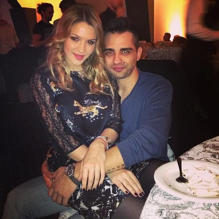 
    Laura şi Mihai Gruia s-au căsătorit în 2008foto: captură Pro Tv  