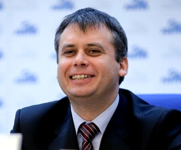 
    Adrian Criț propune soluții radicale pentru a compensa reducerea fondurilor oferite societății de Primăria Capitalei  