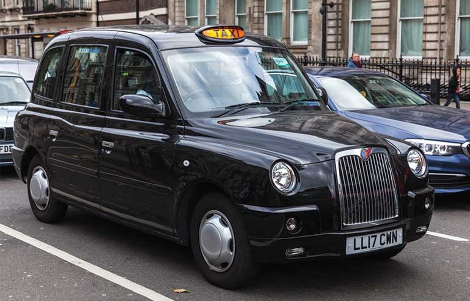 Cât costă să îți iei permisul auto în UK