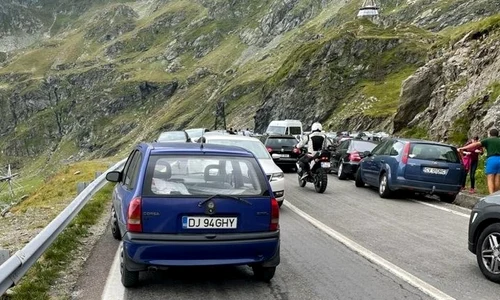 Accident pe Transfăgărăşan - un motociclist ucrainean şi fiul acestuia spulberaţi de o maşină care a intrat pe contrasens Imagine generică 
