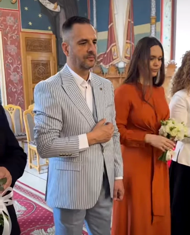 Cristina Șișcanu și Mădălin Ionescu au făcut o slujbă de mulțumire la biserică foto Facebook 