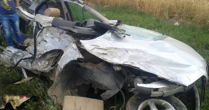 Urmările accidentului de la Miroslovesti. Foto