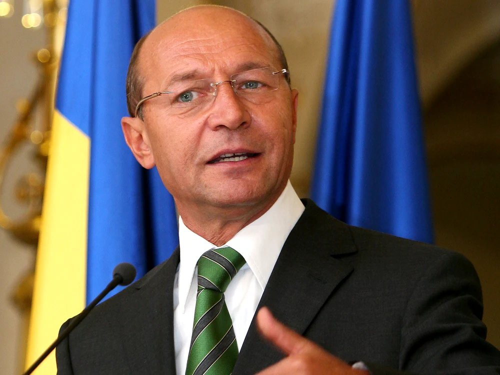 
    Traian Băsescu a atacat postul de televiziune Antena 3 şi i-a sfătuit pe membrii PMP să fie pregătiţi pentru orice  