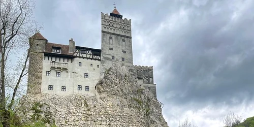 Veiga vlogger la Castelul Bran png