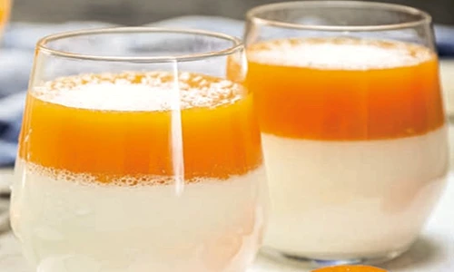panna cotta cu caise jpg