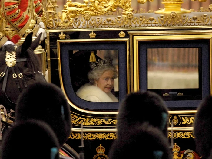 5 regina elisabeta renunta la indatoririle regale 4 jpg jpeg