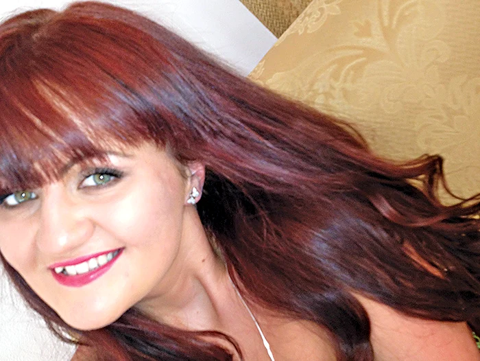 Alexandra e din  Gherla, ca şi şeful ei