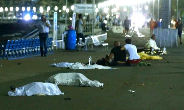 Bilanţul atacului a crescut la 85 de morţi şi peste 300 de răniţifoto: Twitter