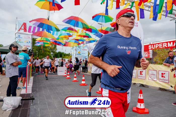 Vasile Proteasa, pompierul vâlcean ambasador Autism 24h Foto Autism 24h jpg