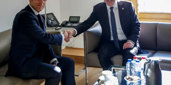 Emmanuel Macron si Olaf Scholz FOTO EPA EFE jpg