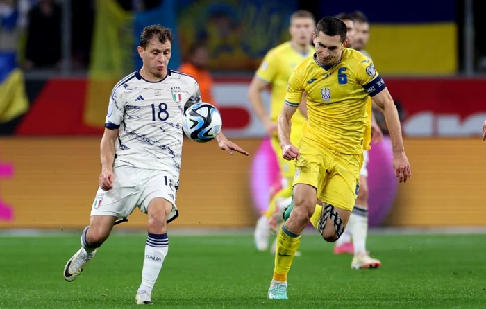 Nicolo Barella și Taras Stepanenko. Foto: EPA-EFE