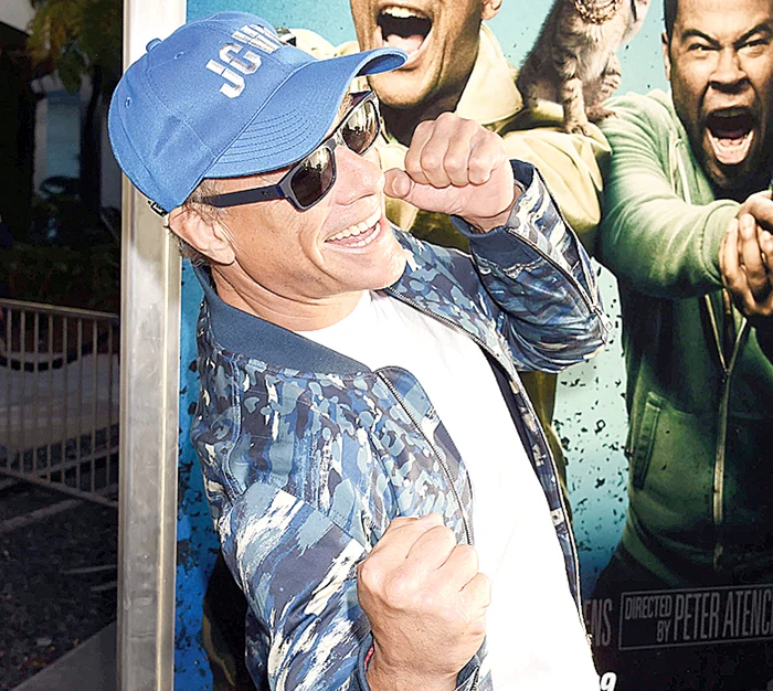 Van Damme, fericit că a scăpat de proprietate