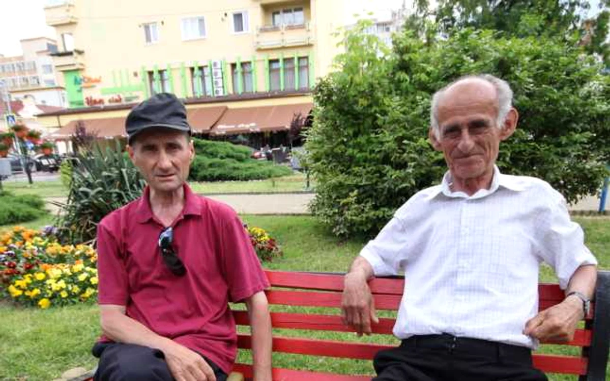 Nelu şi Laurenţiu, doi alegători ai fostului deputat Ruşanu, şi-au schimbat părerea despre el. D.G.