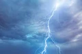 fulger trasnet foto shutterstock