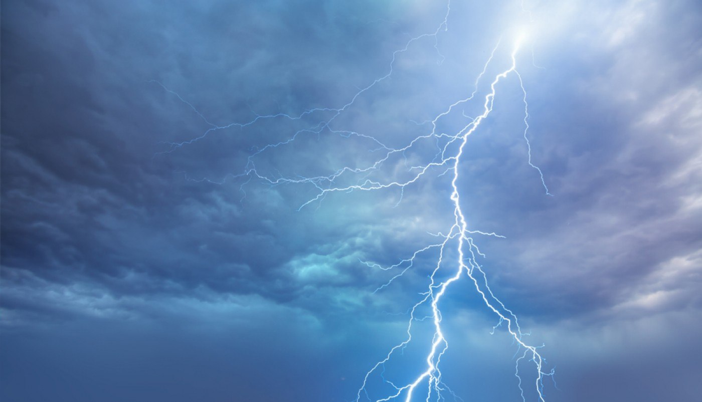 Avertizare meteo: Vânt puternic, grindină și descărcări electrice. Județele care intră sub cod galben