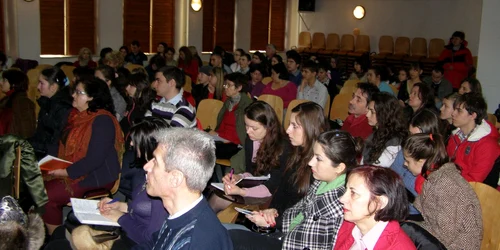 Cadrele didactice se tem că îşi vor pierde serviciul