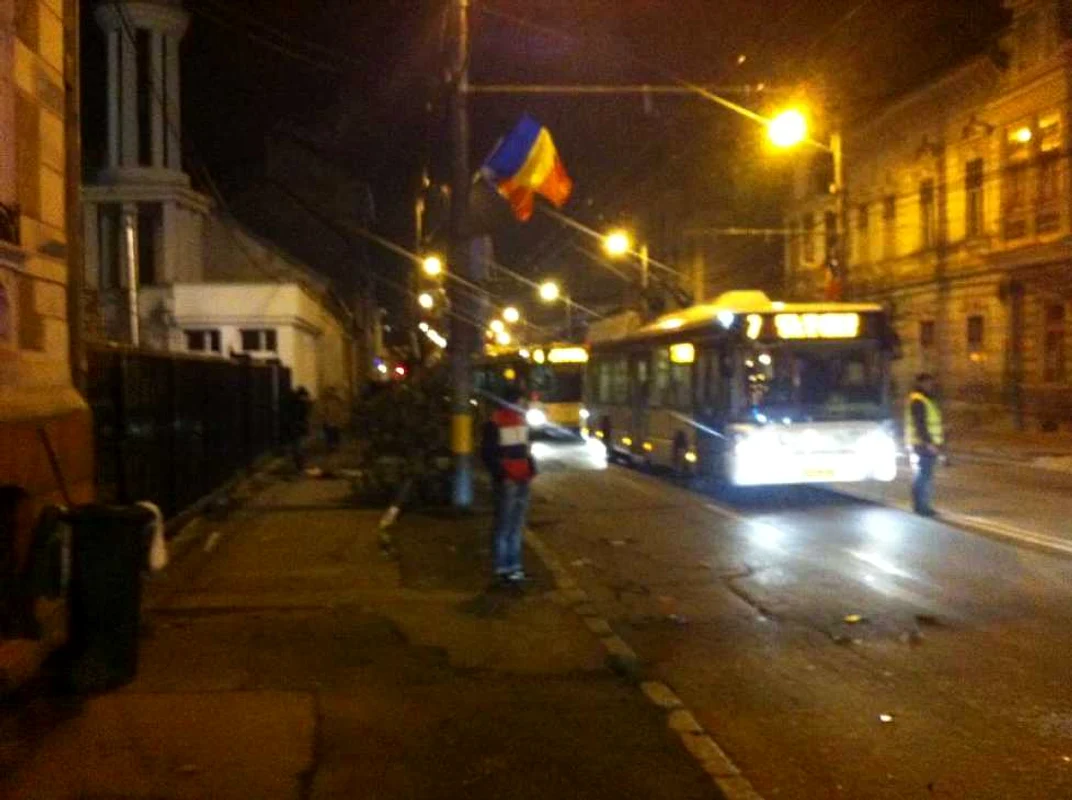 O şoferiţă din Cluj a lovit bordura