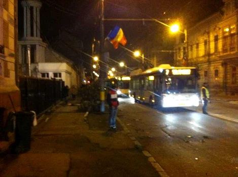 O şoferiţă din Cluj a lovit bordura