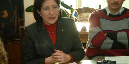 Smaranda Enache a fost premiată de Tokes Laszlo foto arhivă