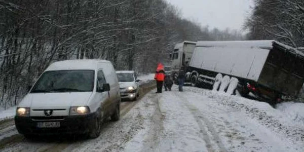 Tirul a blocat circulaţia timp de câteva ore - imagine arhivă Adevărul