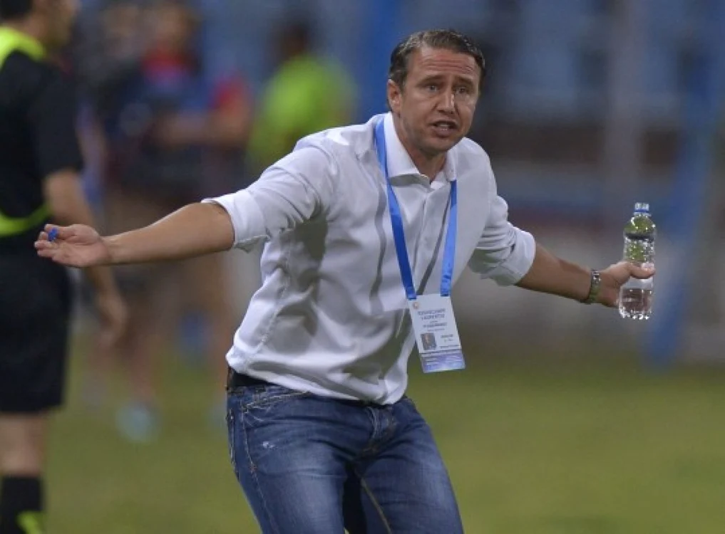 Reghecampf a felicitat Dinamo după egalul obţinut în Ghencea FOTO gsp.ro