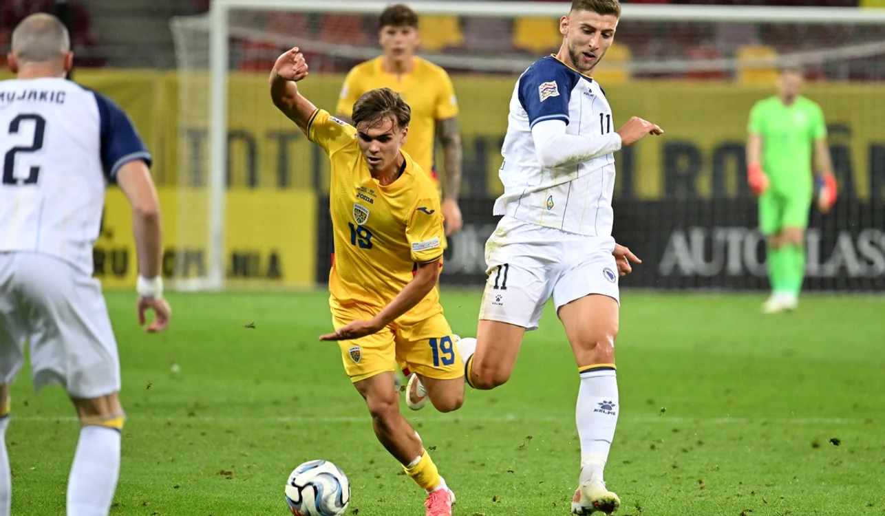 Jovo Lukić (dreapta), angrenat în Superliga României