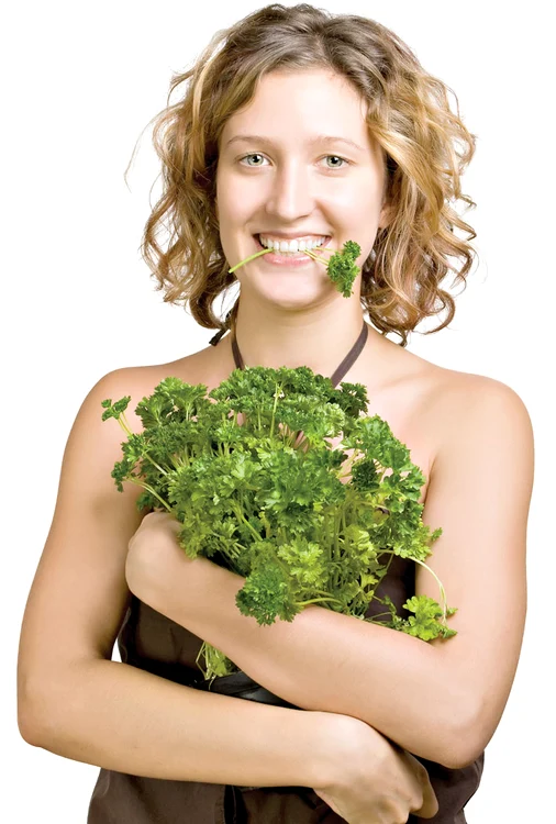 
    Pătrunjelul alungă greaţa şi stările de vomă  