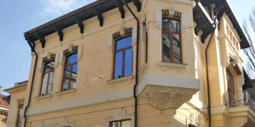 Clădirea poate fi folosită şi ca investiţie prin închirierea spaţiilor pentru birouri  