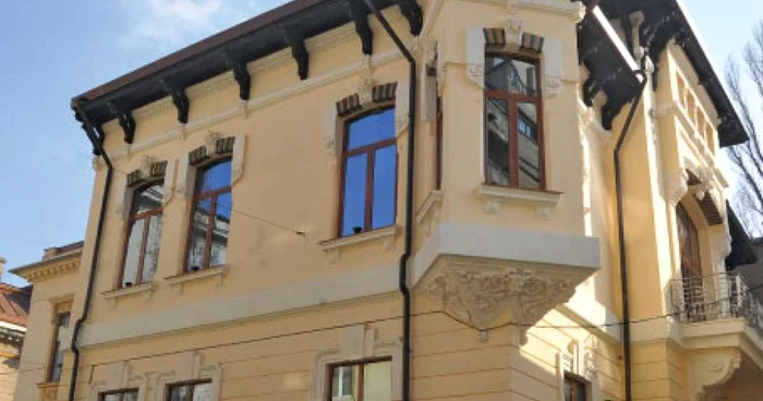 Clădirea poate fi folosită şi ca investiţie prin închirierea spaţiilor pentru birouri