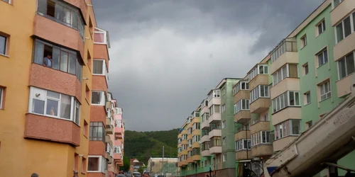 Asfaltările se fac pe ploaie la Codlea. 