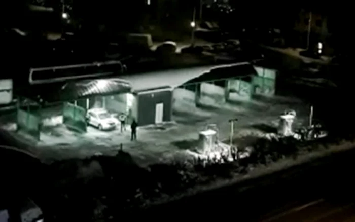 Echipajul de poliție a trezit un cartier întreg după ce a decis să comunice prin megafon, la miezul nopțiiSursă foto: Captură video/Stirisuceava.ro