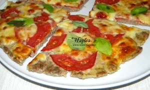 pizza cu blat de carne poza 5 jpeg