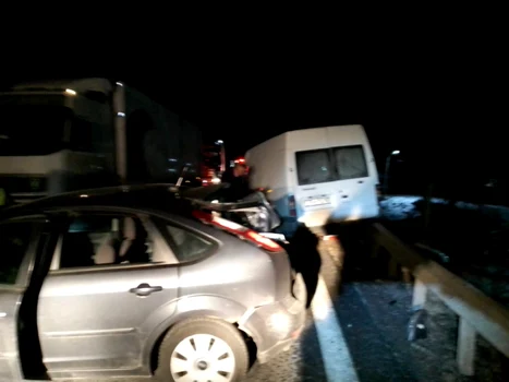 Carambol cu cinci victime pe Valea Oltului  la Câineni - Vâlcea Foto Adevărul credit ISU Vâlcea