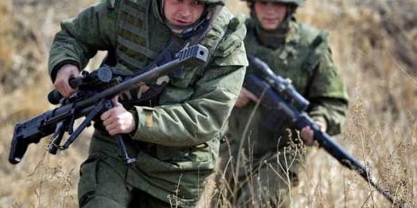 militari rusi in timpul unor exercitii militare FOTO Tass
