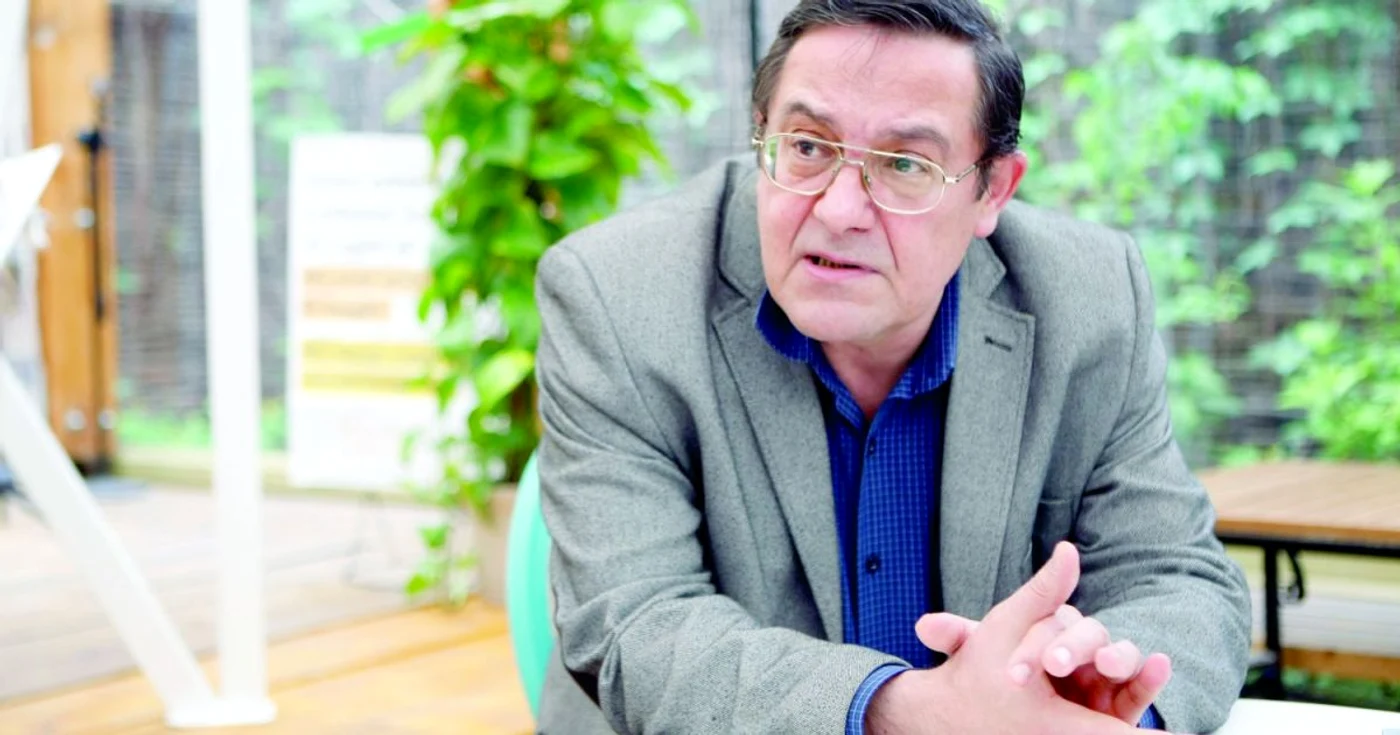 Ultimul volum semnat de Cristian Teodorescu, „Şoseaua virtuţii. Cartea Câinelui“, a fost unul dintre cele mai căutate titluri la Târgul de Carte Bookfest 2015.    FOTO: Eduard Enea