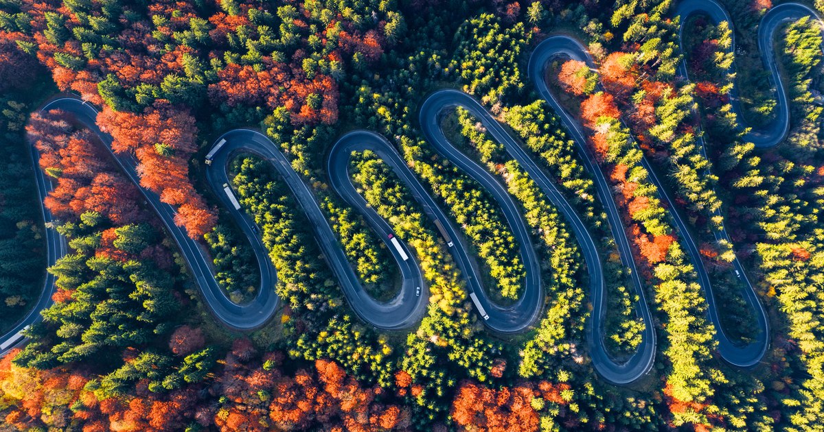 Ghid de călătorie la poalele Ciucașului. Toamna la Vălenii de Munte, prin Cheia, până la Brașov