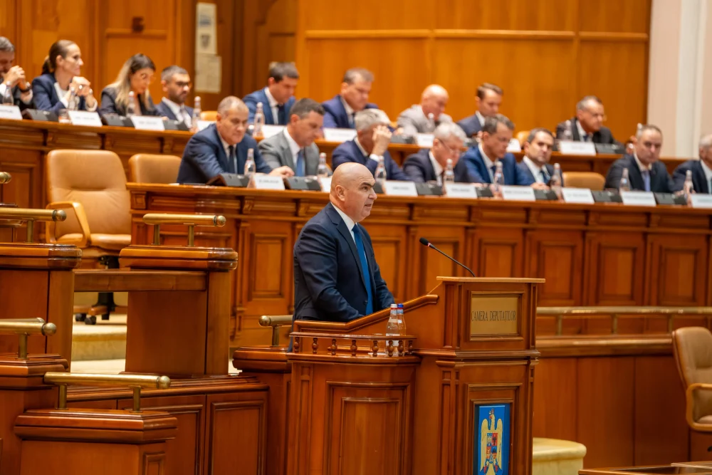 Val uriaș de modificări depuse la legile asumate de Guvern. Cresc impozitele pentru marile averi și scad salariile în instituții autonome